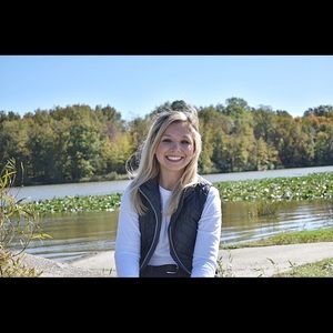 Meet your Posher, Alyssa